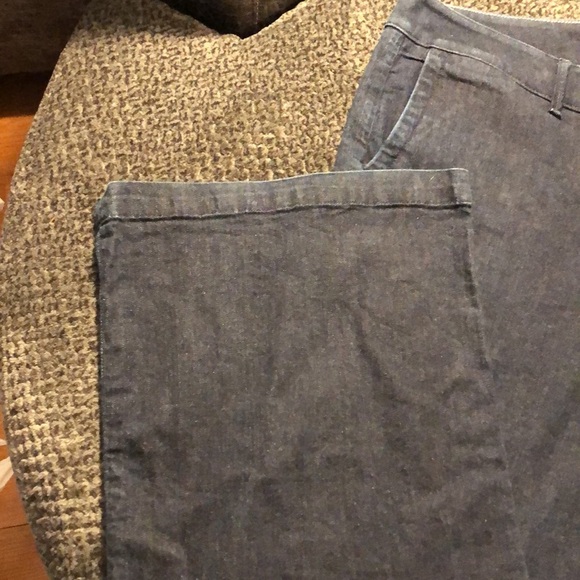 Banana Republic wide leg jeans - Picture 2 of 7